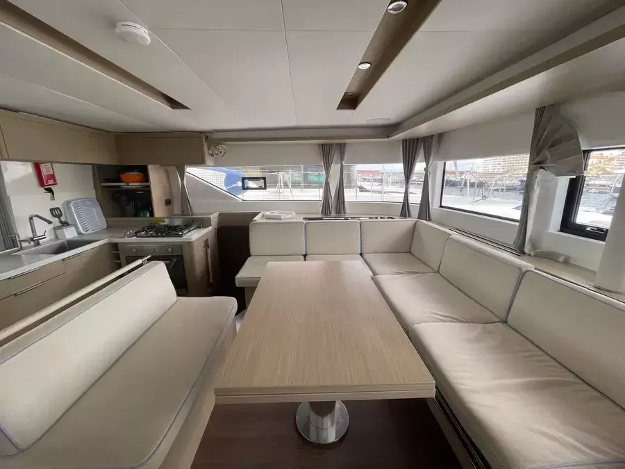 Lagoon 51 | Deb Elli