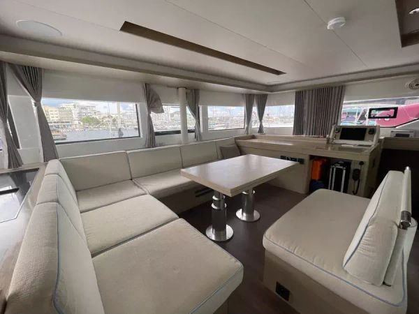 Lagoon 51 | Deb Elli