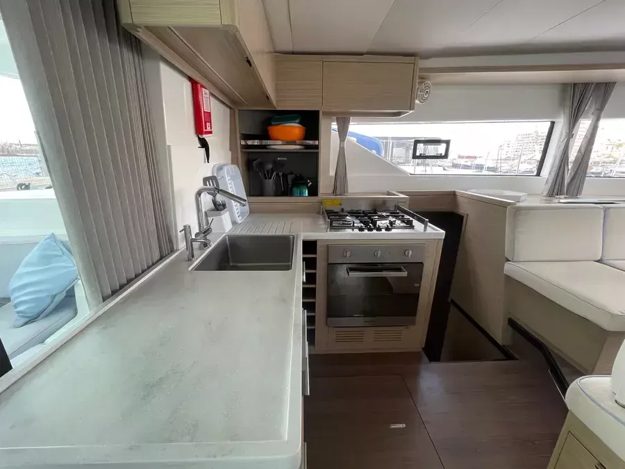 Lagoon 51 | Deb Elli