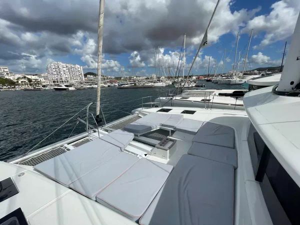 Lagoon 51 | Deb Elli