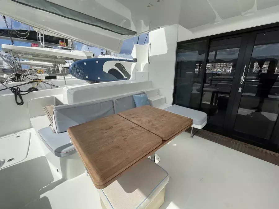 Lagoon 51 | Deb Elli