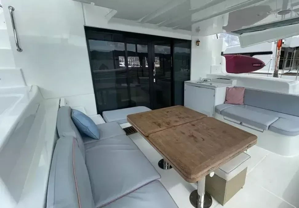 Lagoon 51 | Deb Elli