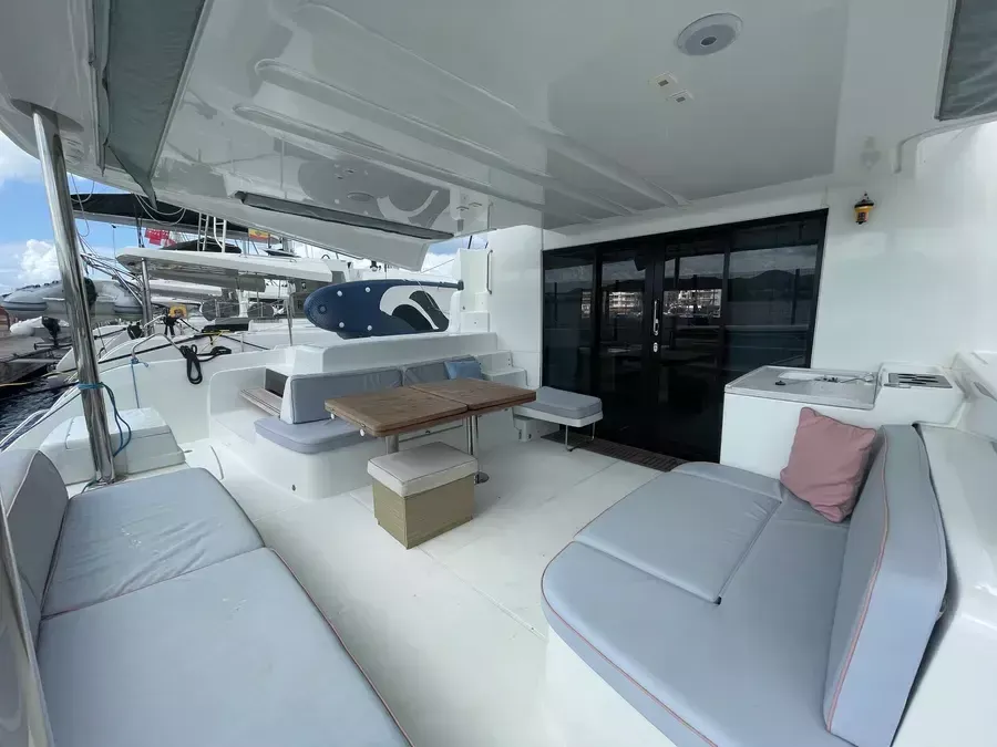 Lagoon 51 | Deb Elli