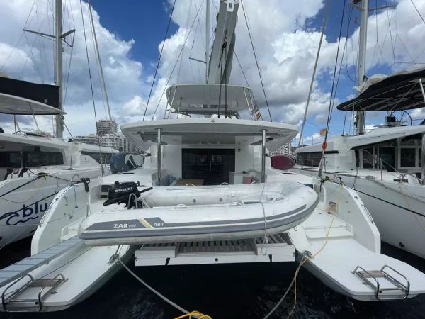 Lagoon 51 | Deb Elli