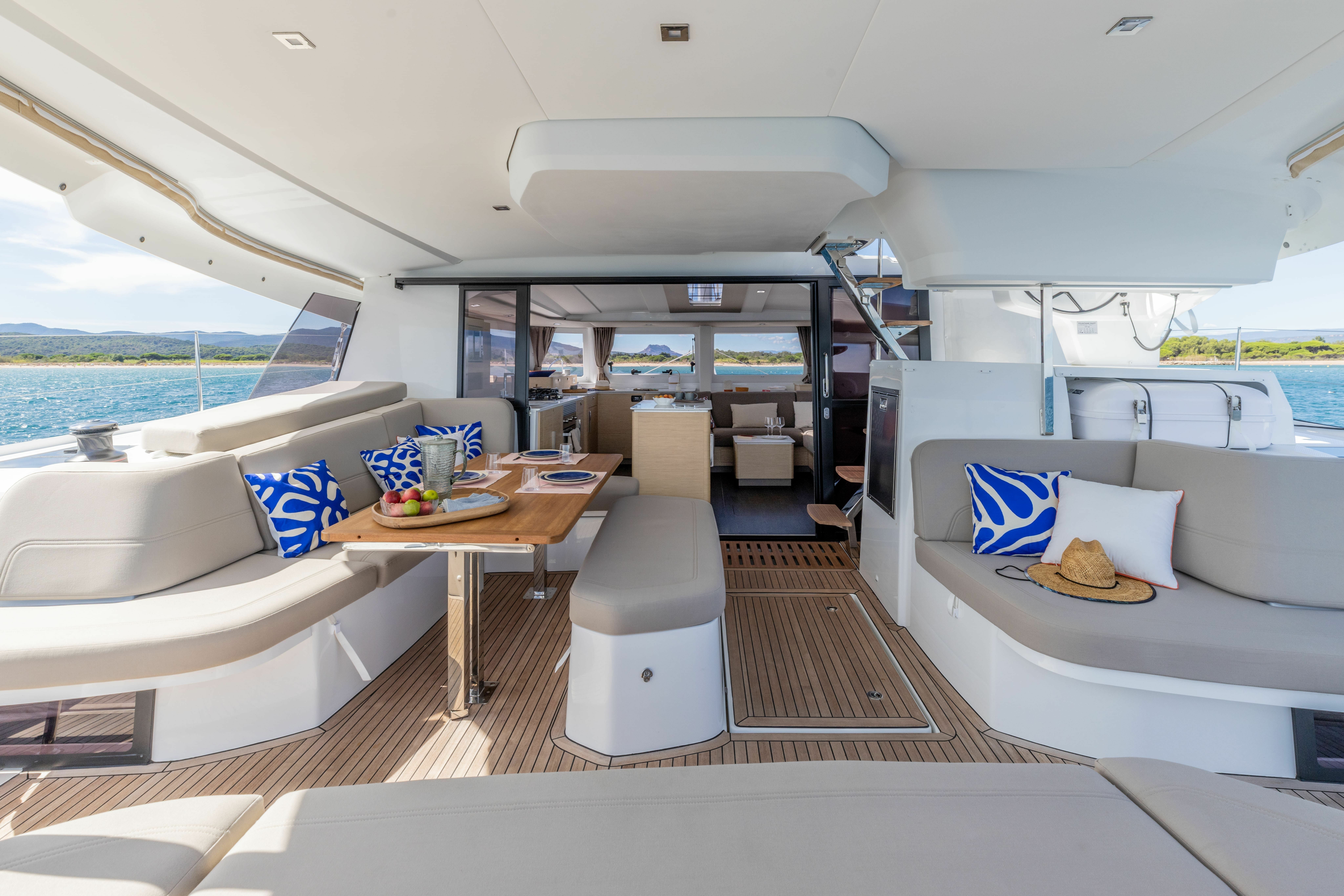 Fountaine Pajot FP44 | Loco 10