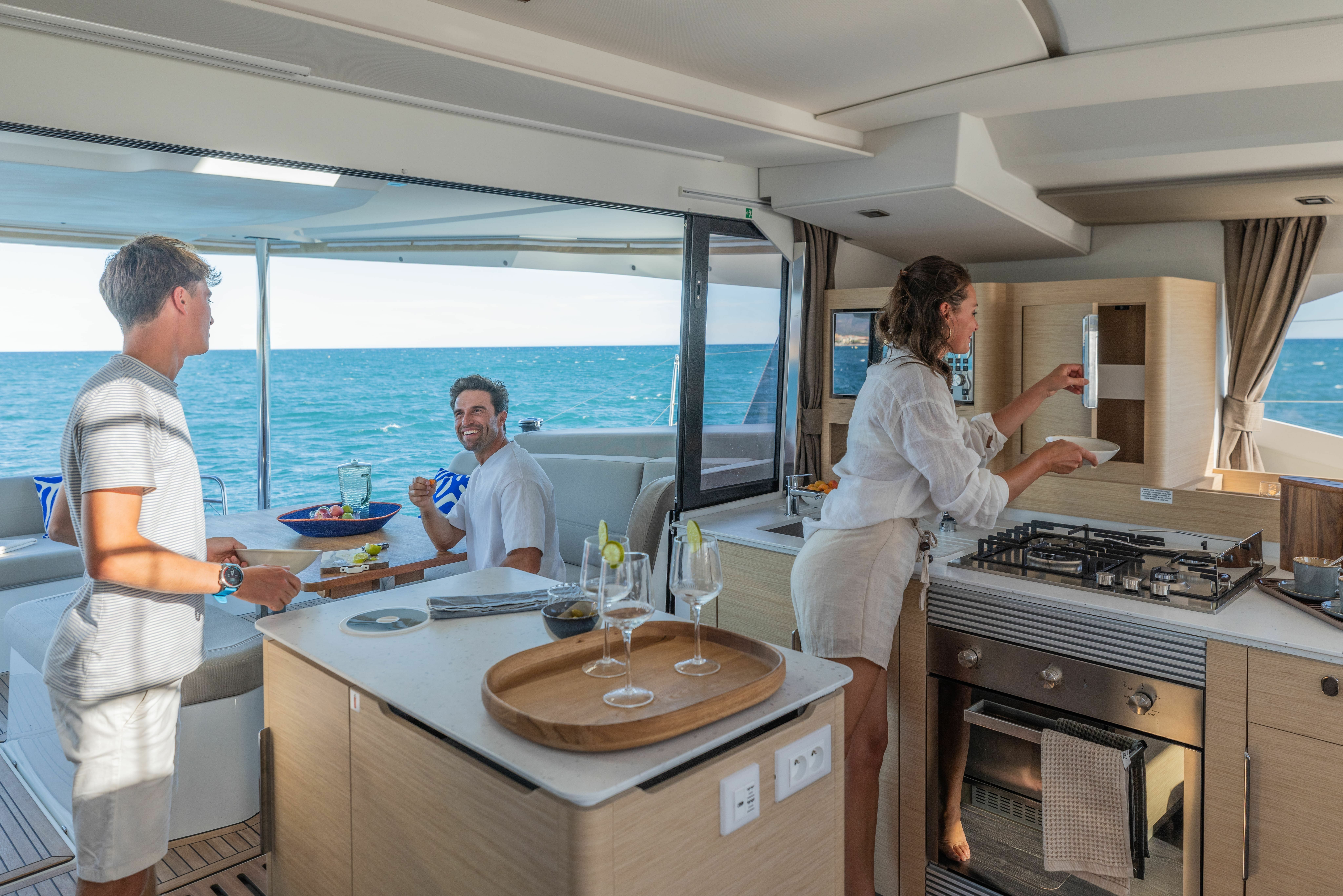 Fountaine Pajot FP44 | Loco 10