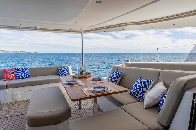 Fountaine Pajot FP44 | Loco 10
