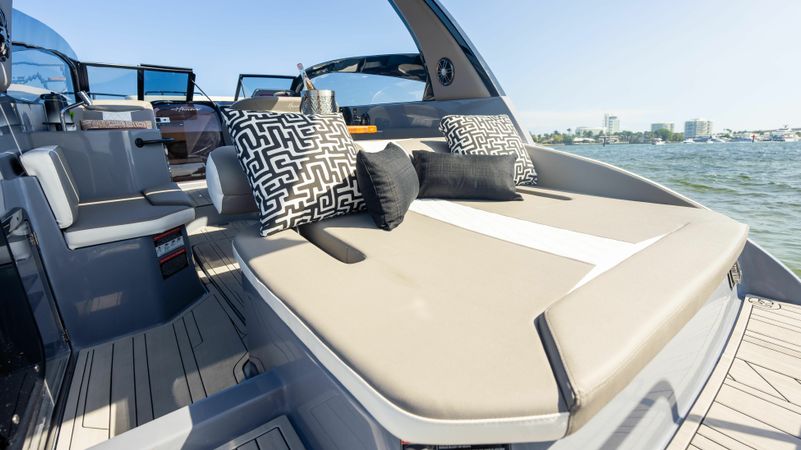 Hanover 305 | Pura Vida