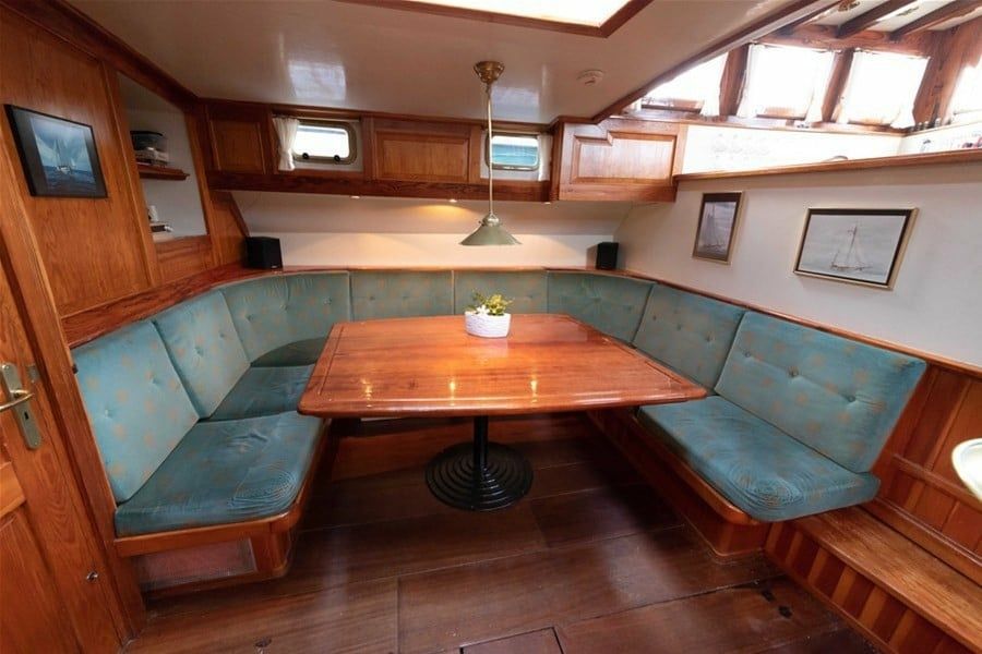 Custom Built 85 | Pelikaan