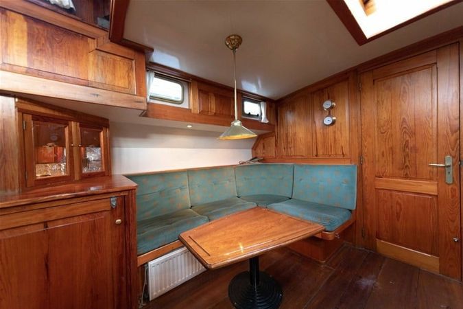 Custom Built 85 | Pelikaan