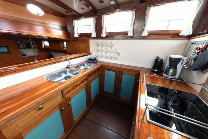 Custom Built 85 | Pelikaan