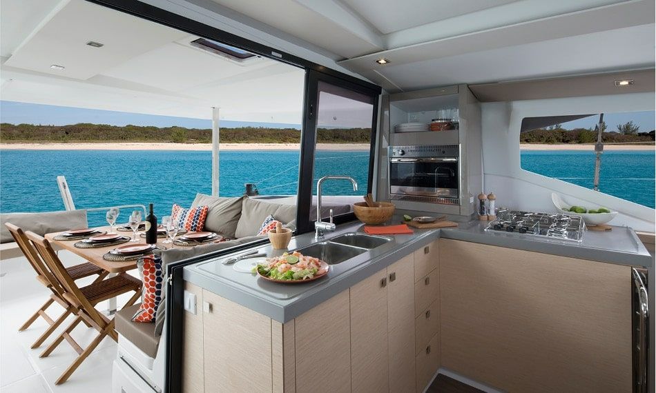 Fountaine Pajot Lucia 40 | Hamaka