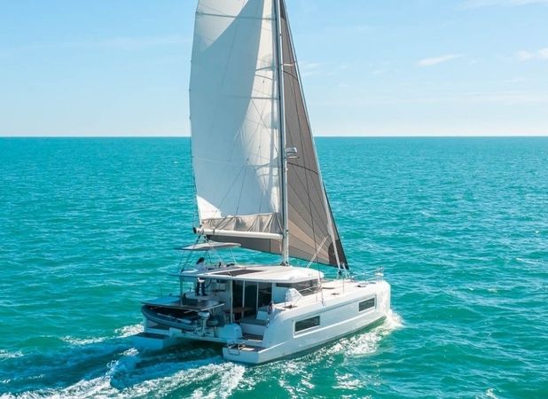 Lagoon 38 | Alma Breeze