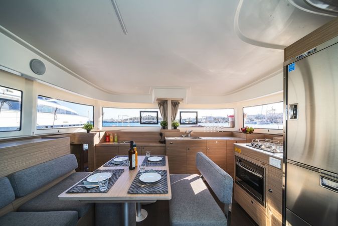 Lagoon 38 | Alma Breeze