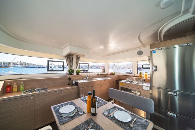 Lagoon 38 | Alma Breeze