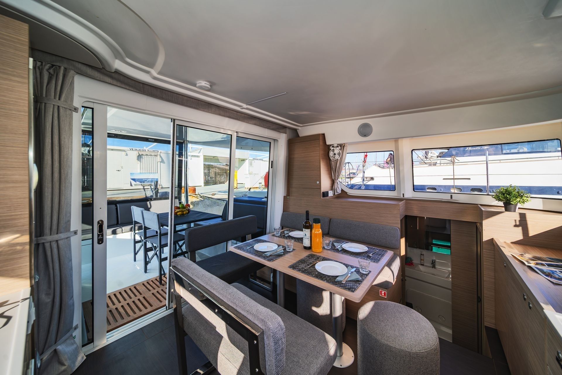 Lagoon 38 | Alma Breeze