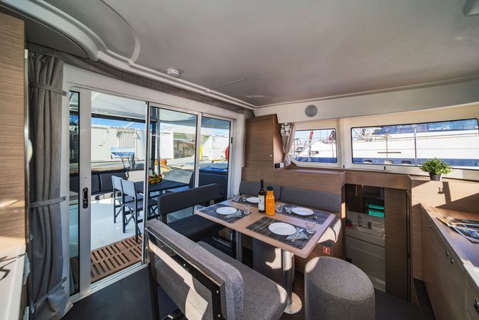 Lagoon 38 | Alma Breeze