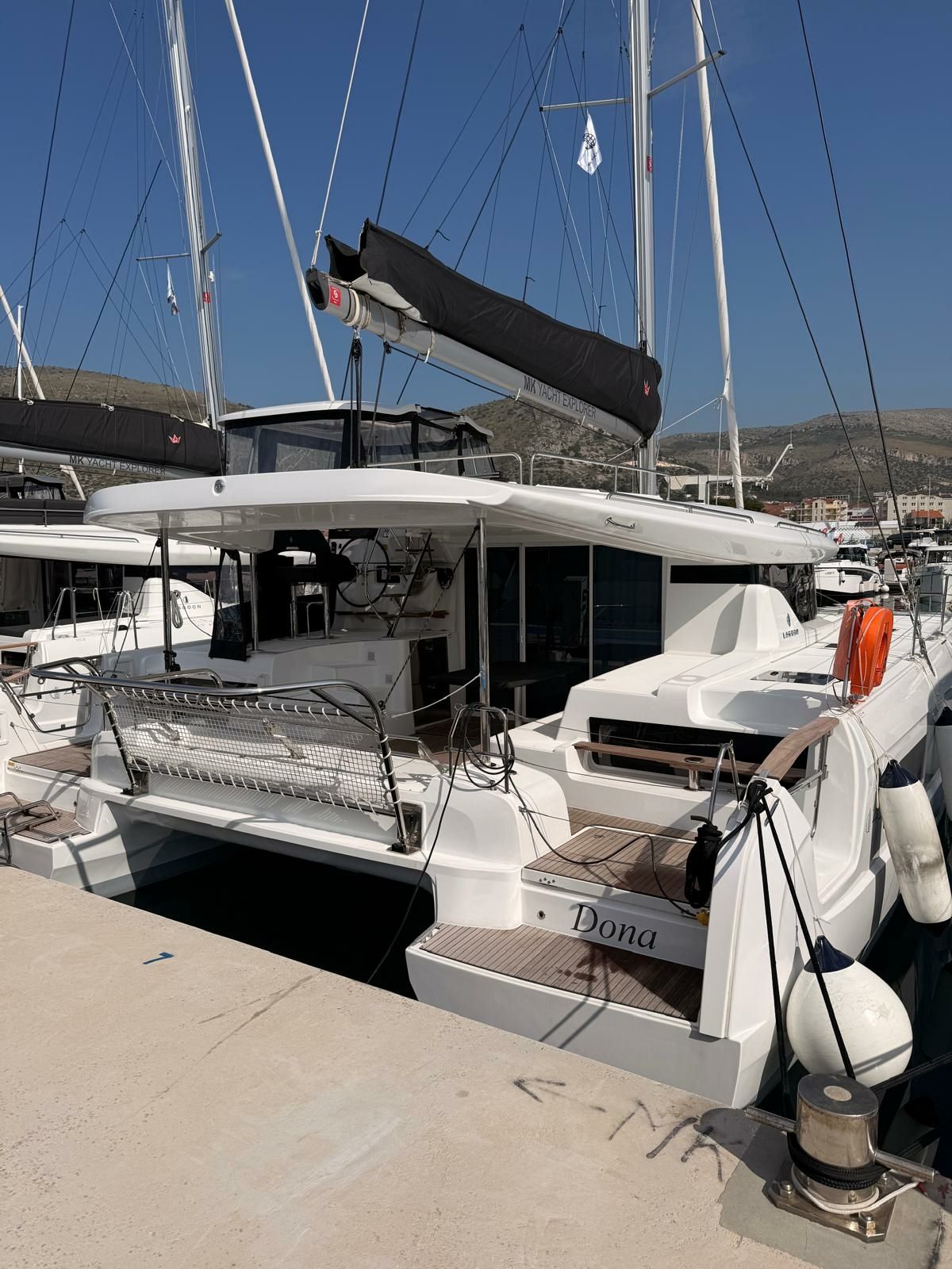 Lagoon 43 | Dona