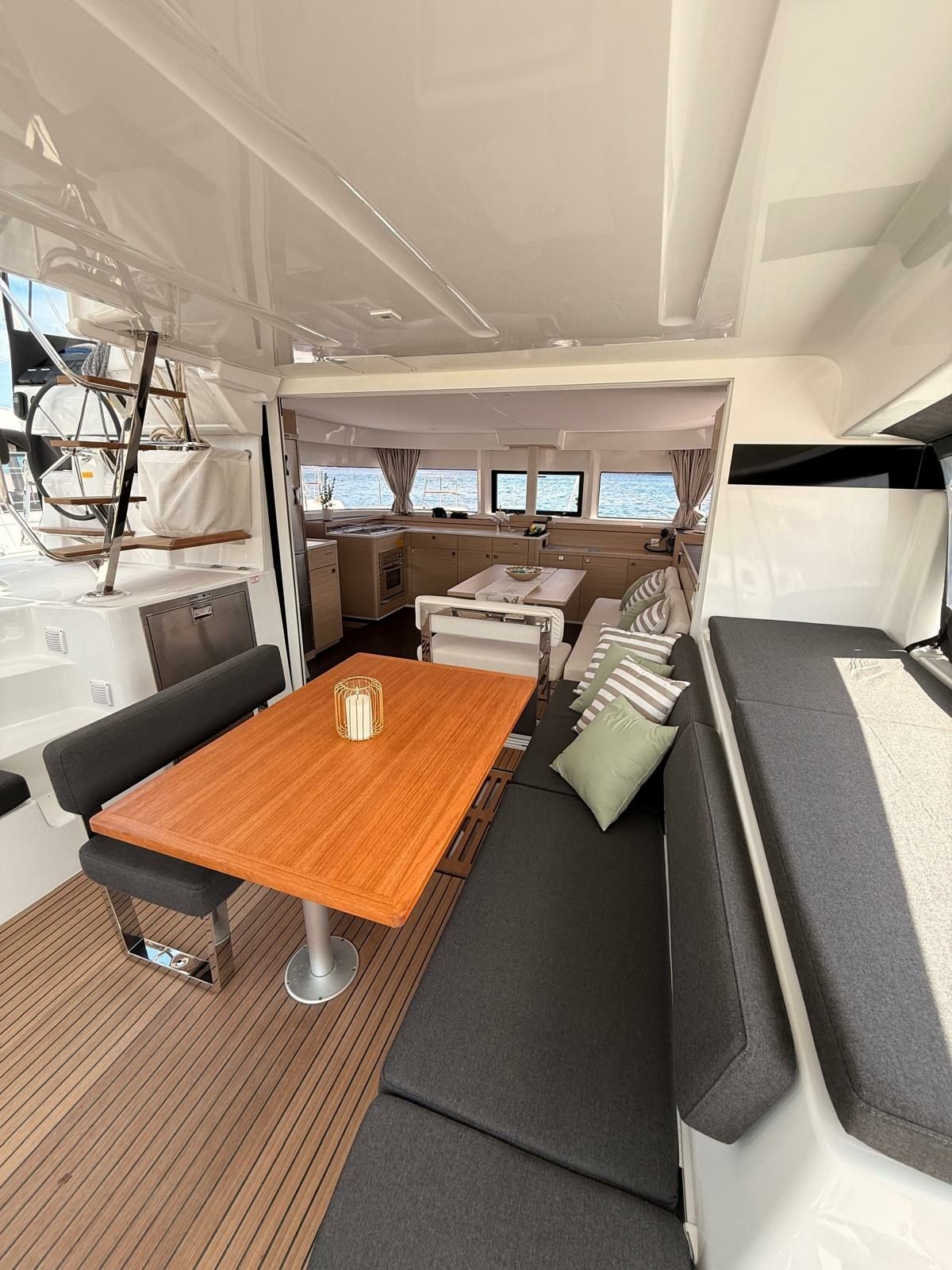 Lagoon 43 | Dona