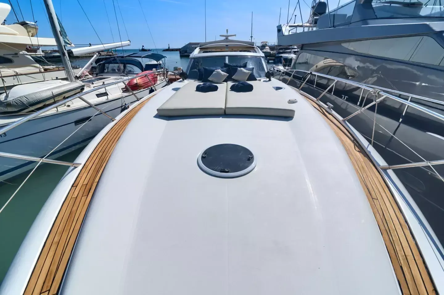 Sunseeker Predator 60 | Divina 2