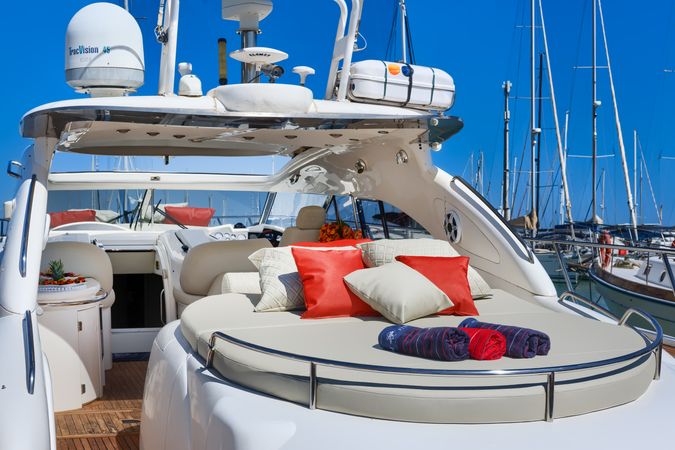 Sunseeker Predator 60 | Divina 2