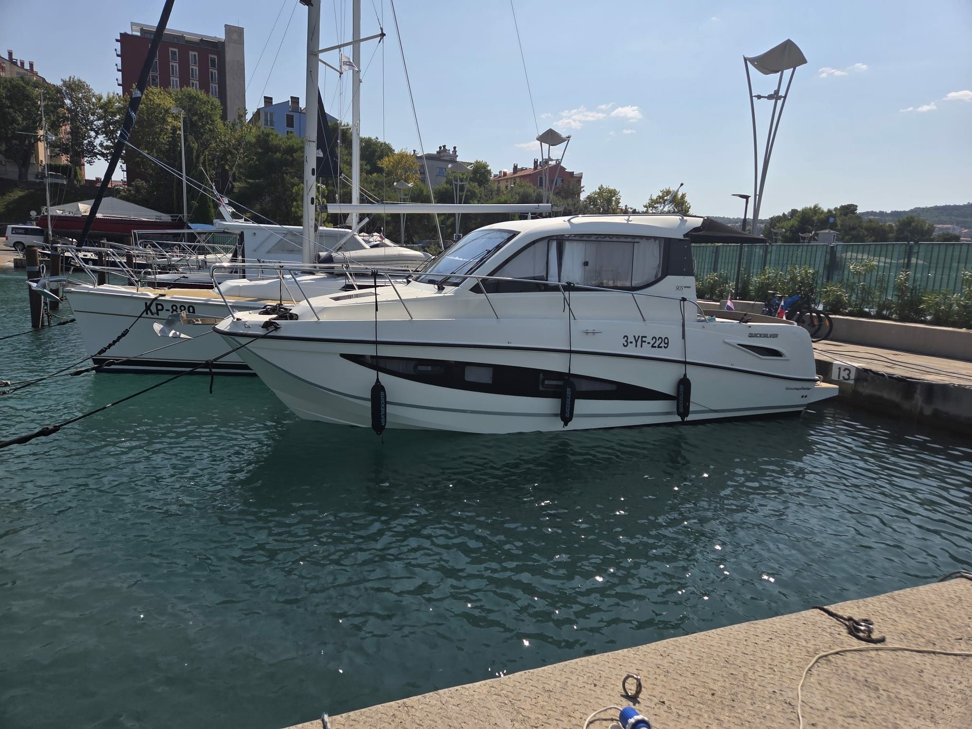 Quicksilver 905 | Hippie