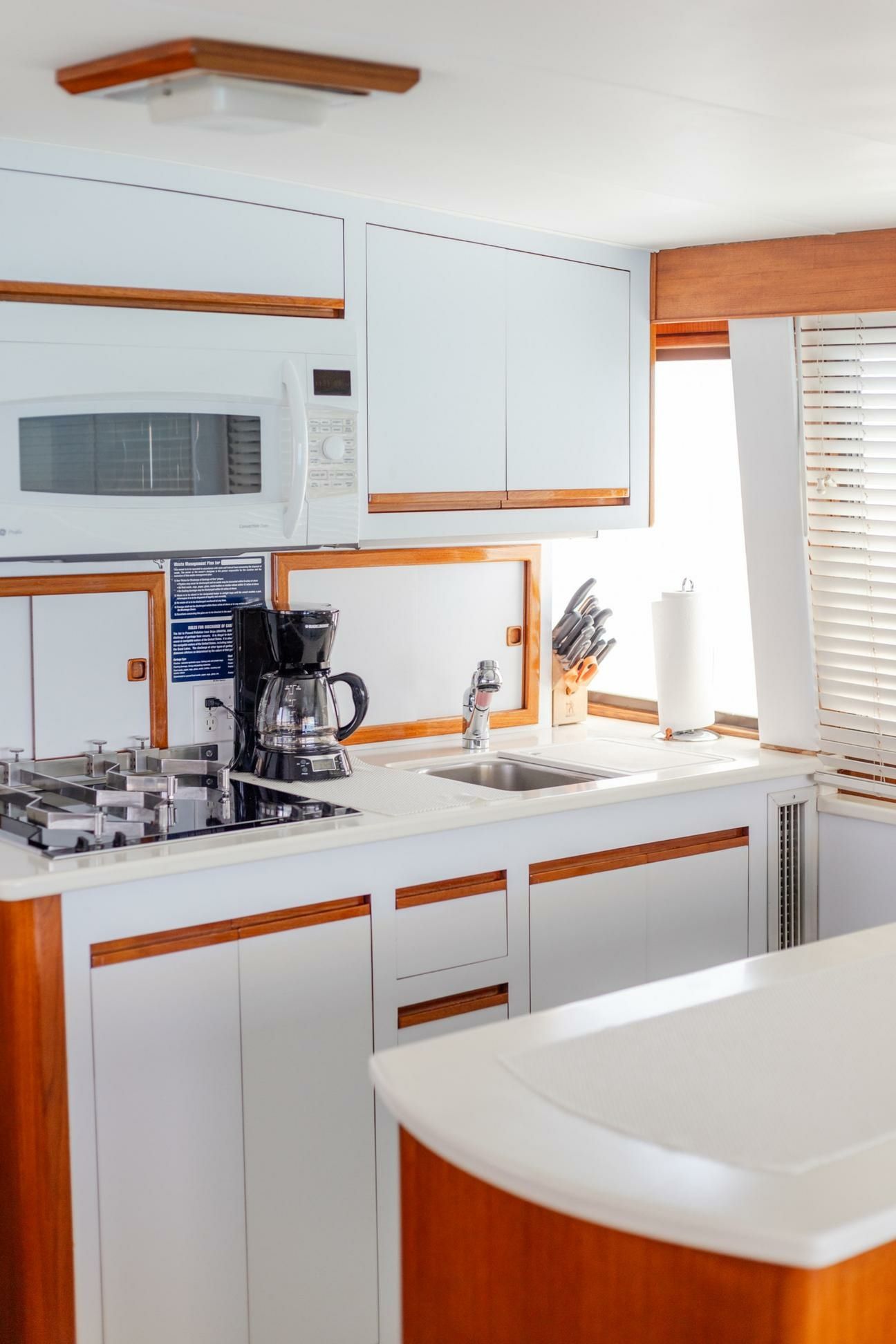 Hatteras Convertible 50 | Esmeralda