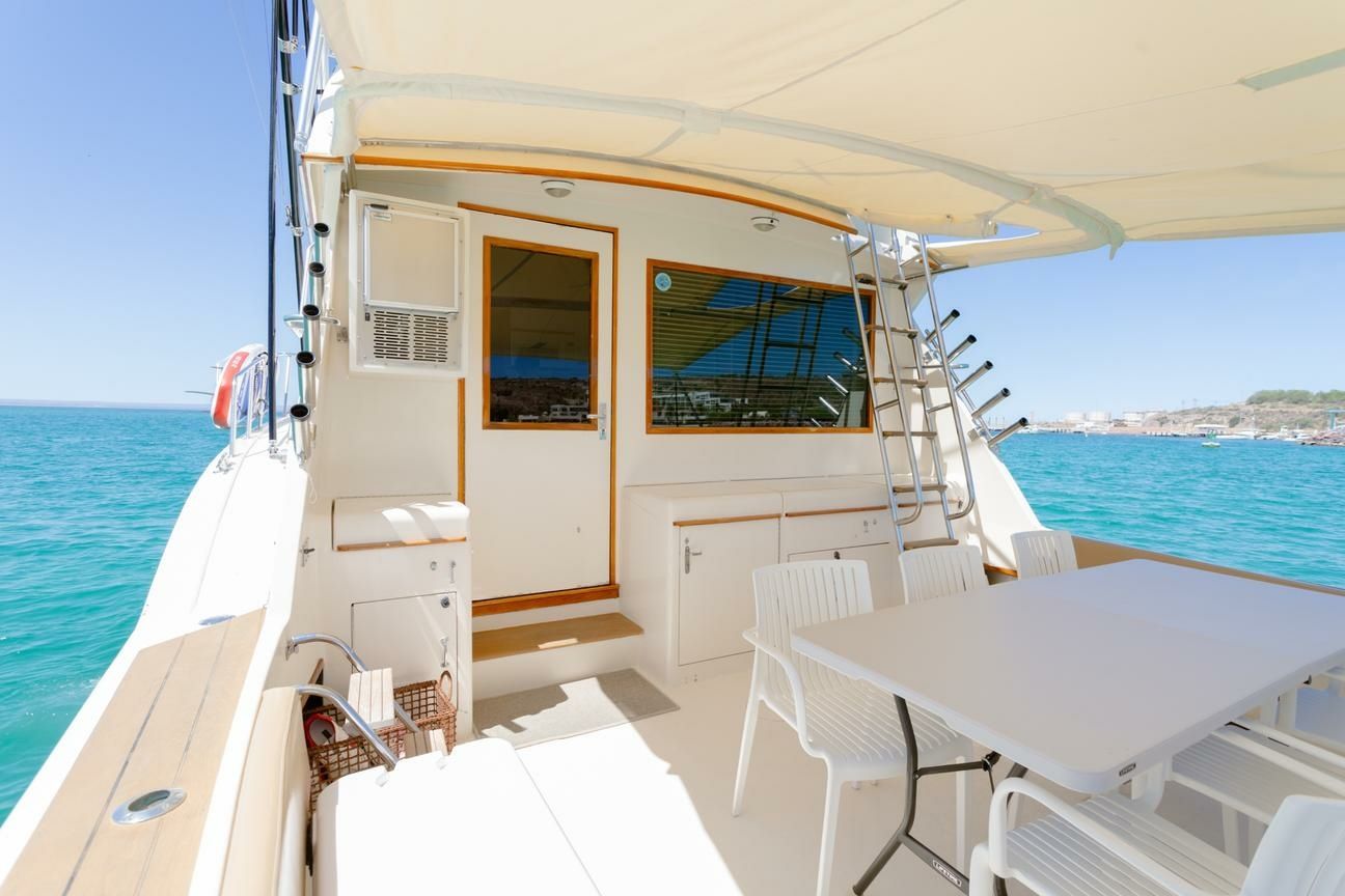 Hatteras Convertible 50 | Esmeralda