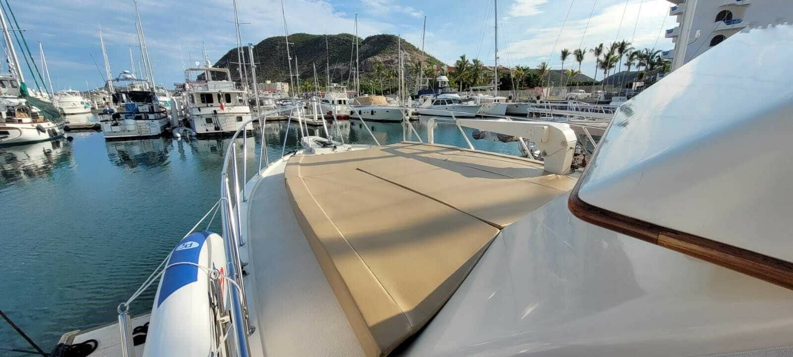 Hatteras Convertible 50 | Esmeralda