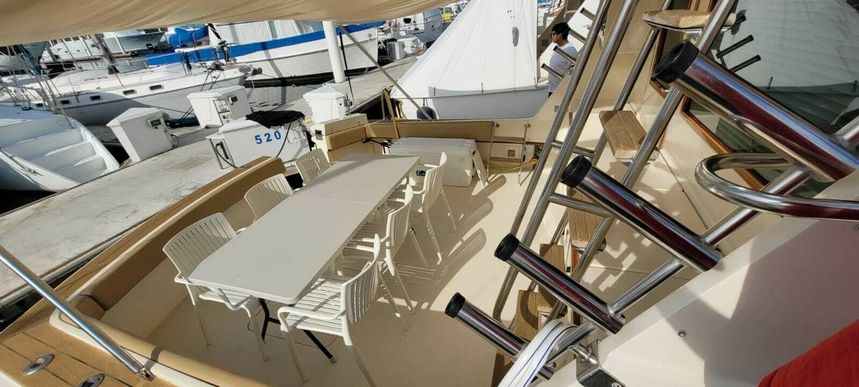 Hatteras Convertible 50 | Esmeralda