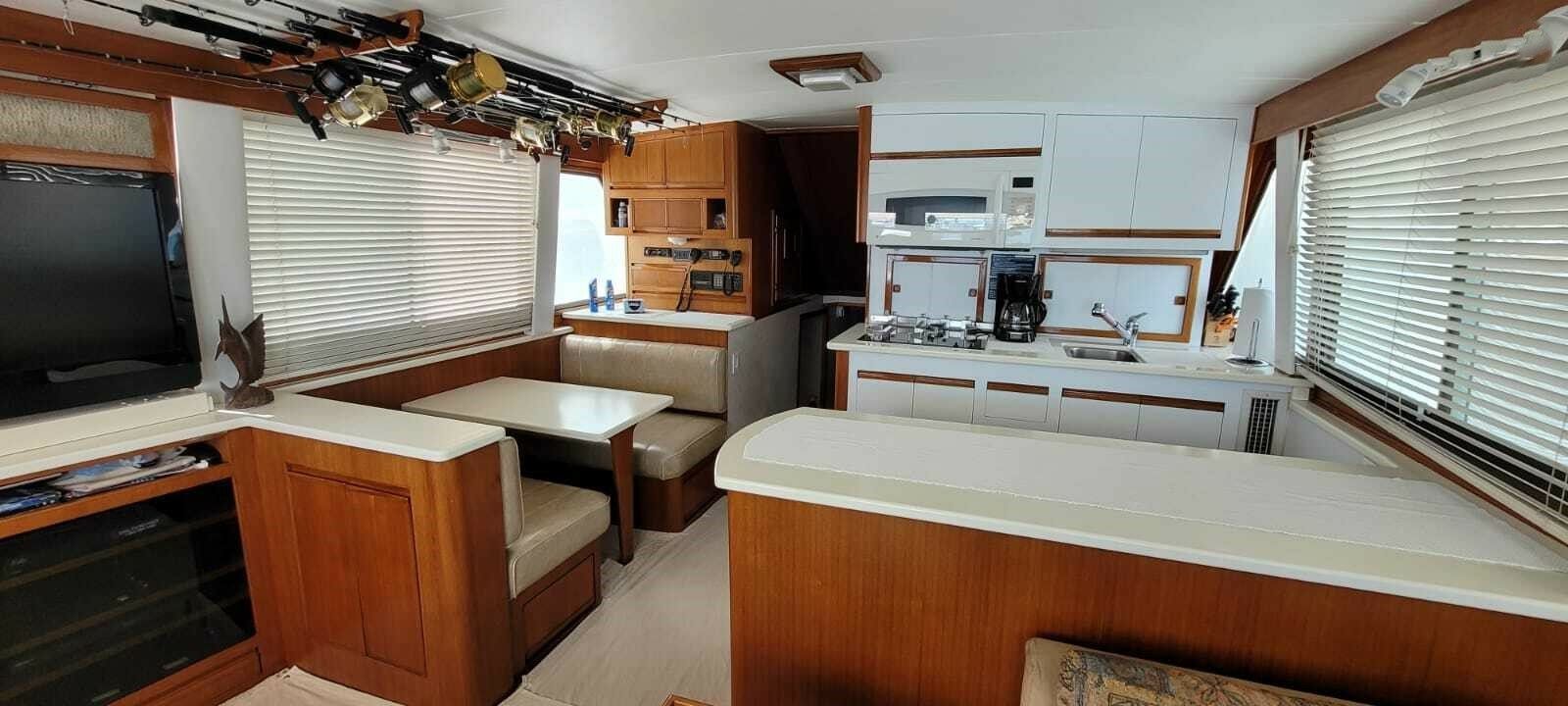 Hatteras Convertible 50 | Esmeralda