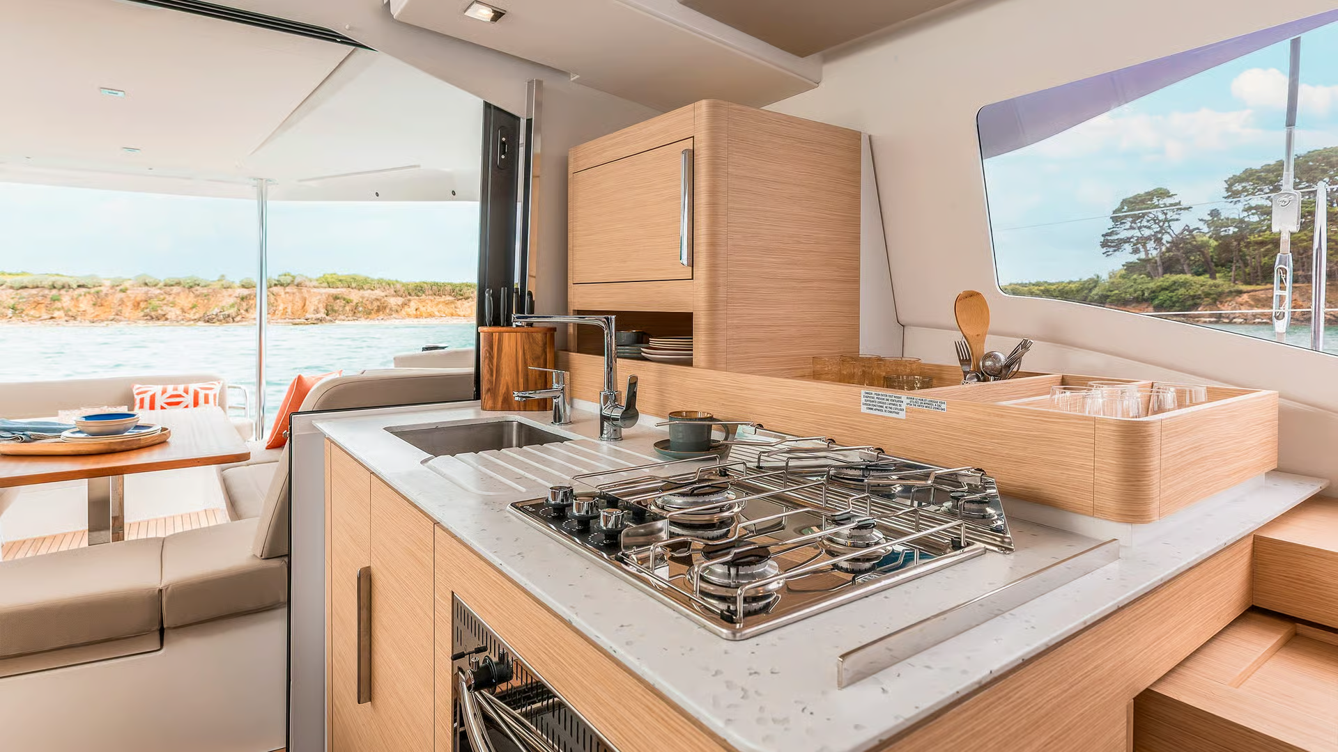 Fountaine Pajot New 41 | Montague