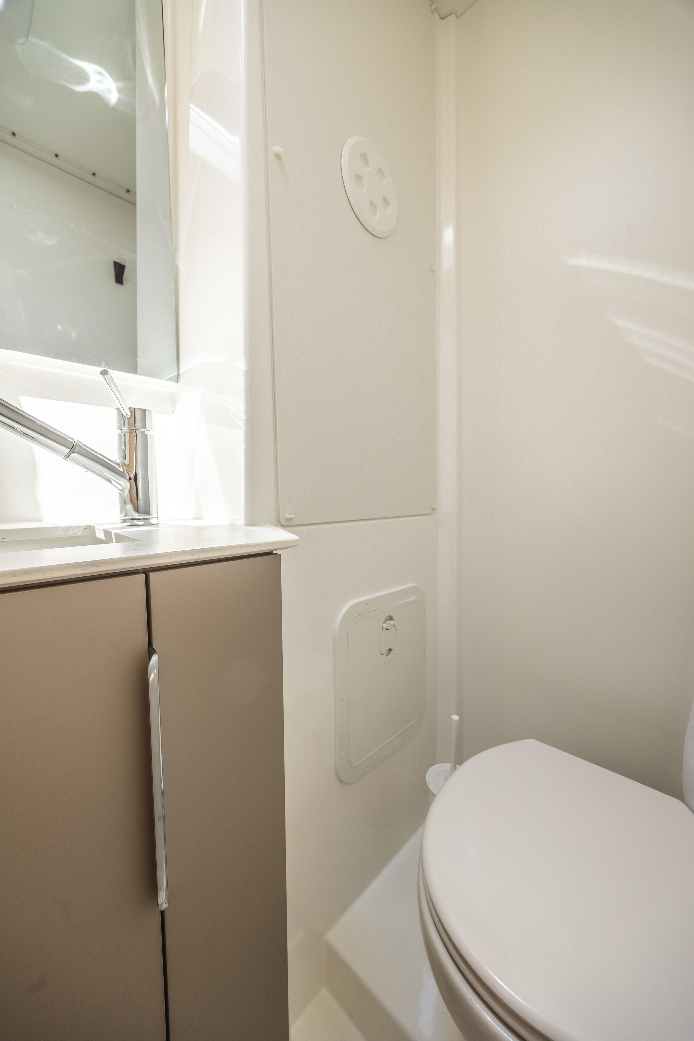 Fountaine Pajot New 41 | Montague