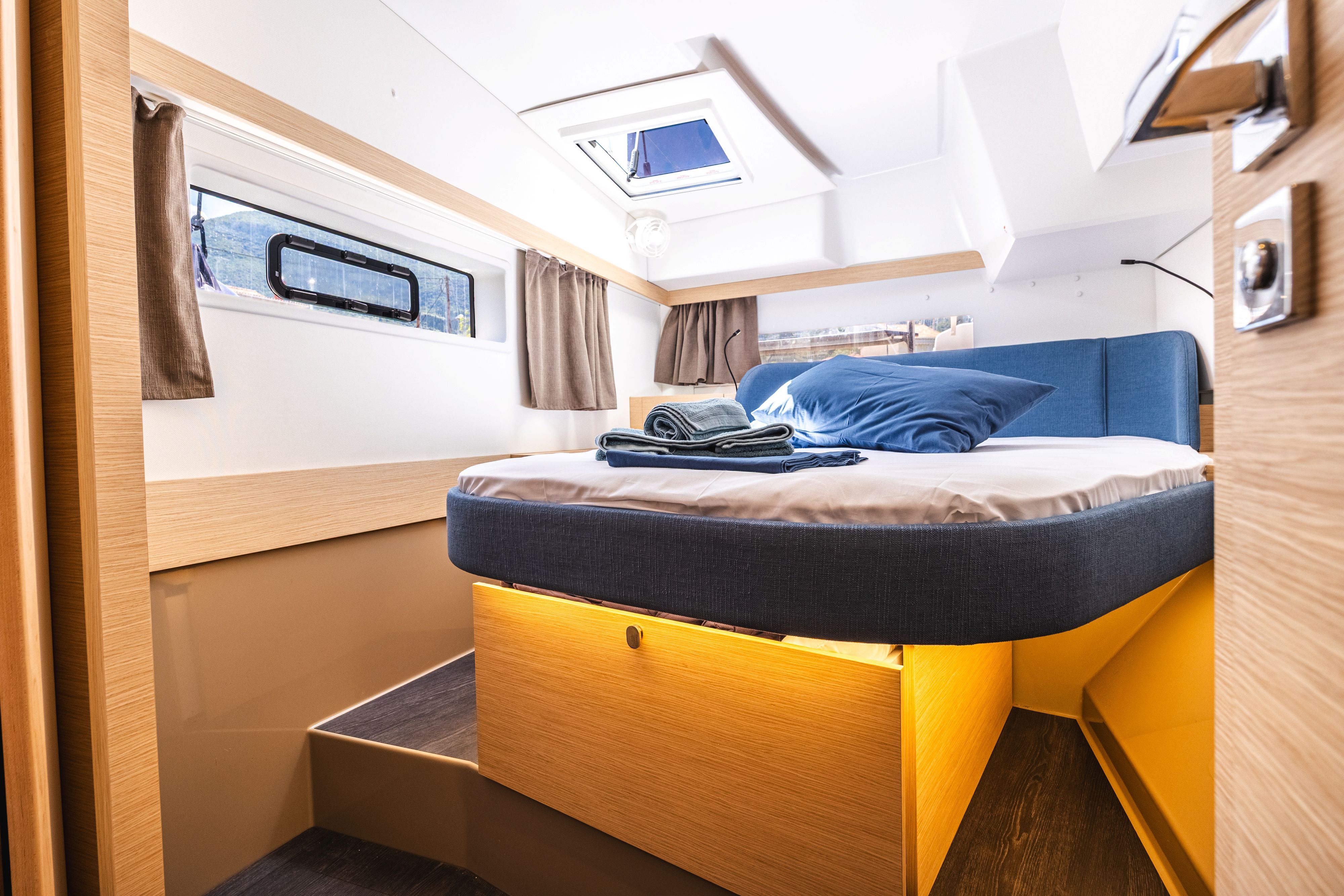 Fountaine Pajot New 41 | Montague