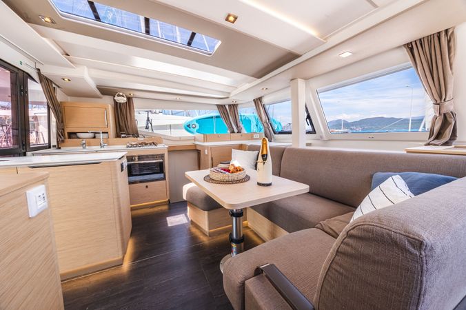 Fountaine Pajot New 41 | Montague