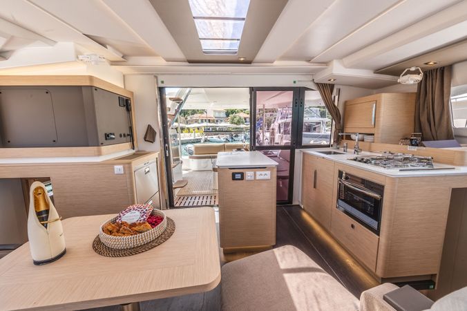 Fountaine Pajot New 41 | Montague