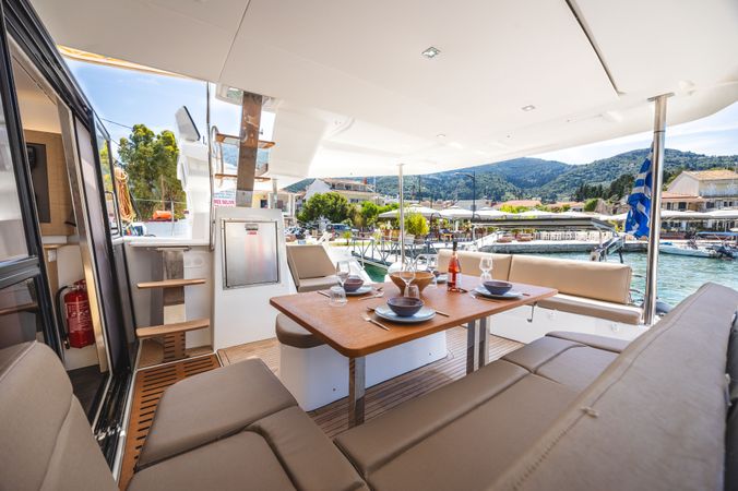 Fountaine Pajot New 41 | Montague