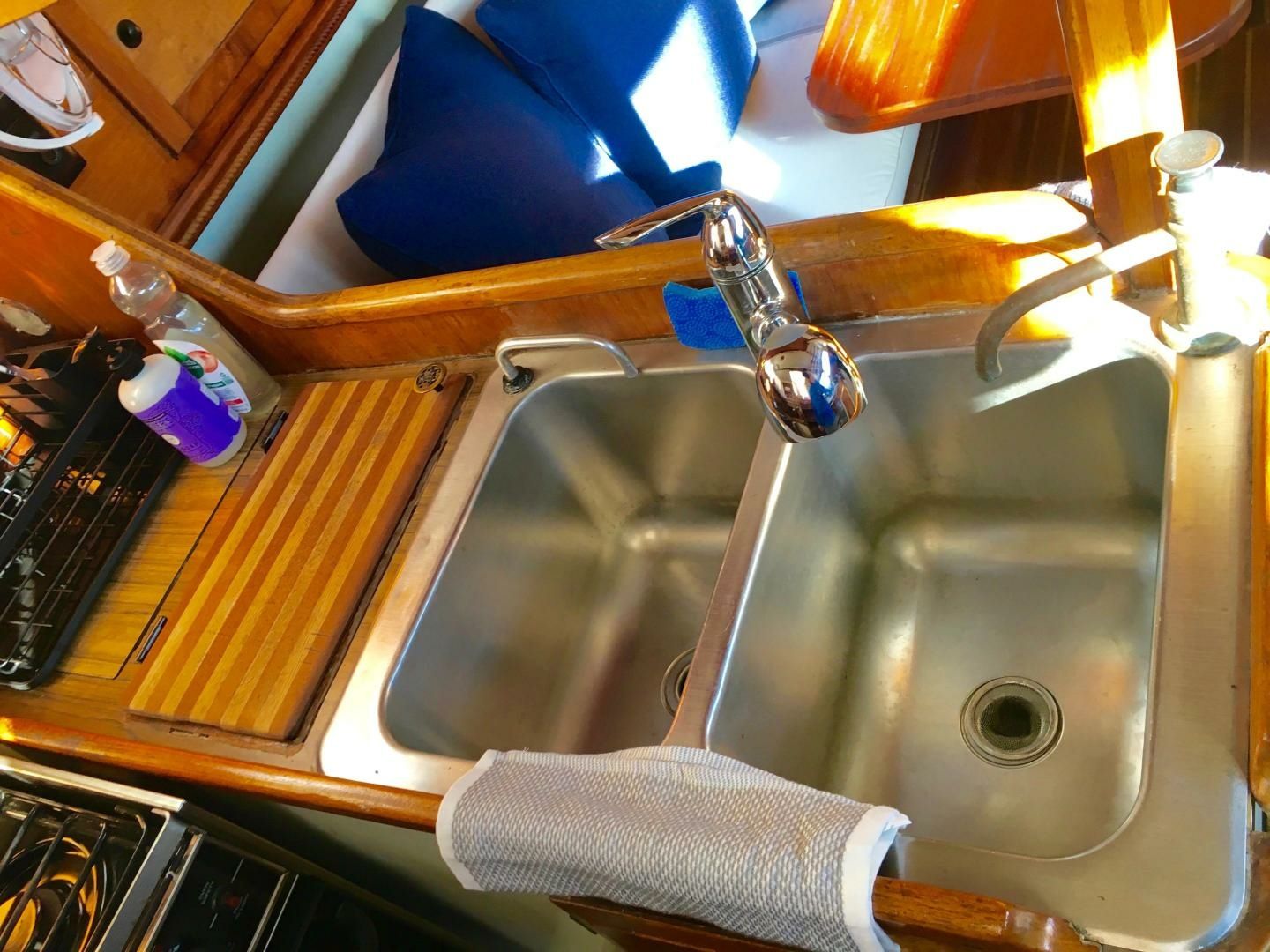 Downeast 38 | Olympia