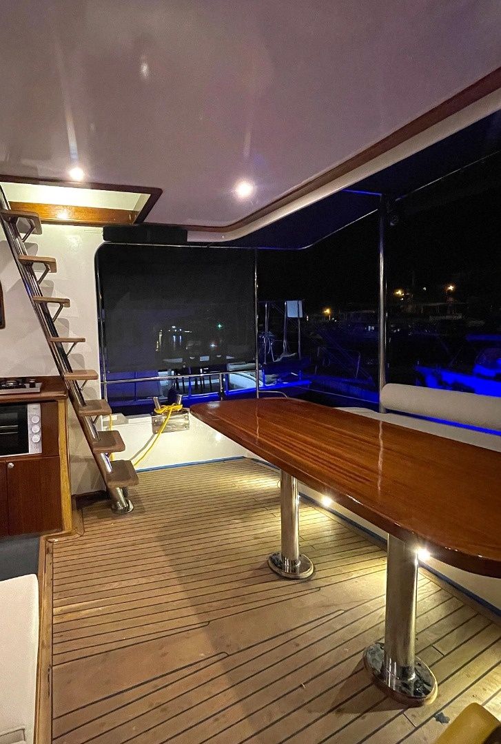 Custom Built 46 | Les Mares