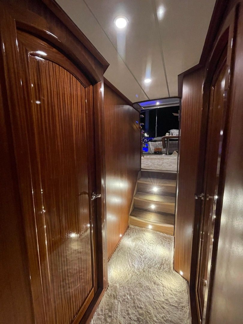 Custom Built 46 | Les Mares