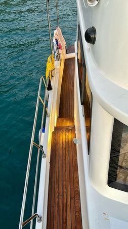 Custom Built 46 | Les Mares