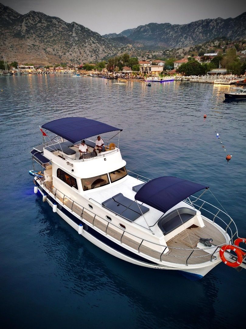 Custom Built 46 | Les Mares