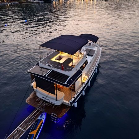Custom Built 46 | Les Mares