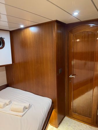 Custom Built 46 | Les Mares