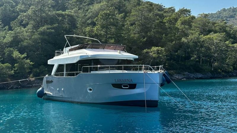 Custom Built 52 | Labarna