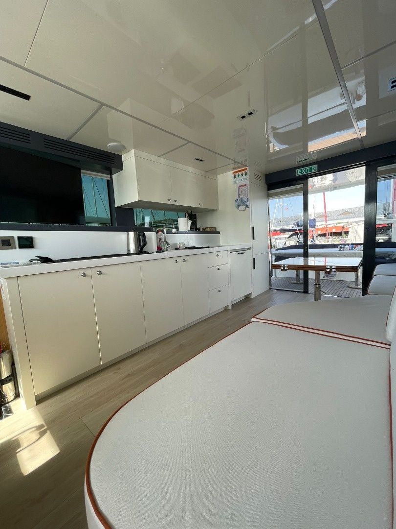 DG Yachts Fly 43 | DMG-1