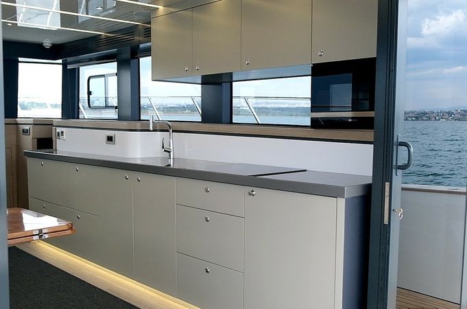 DG Yachts 43 | DMG