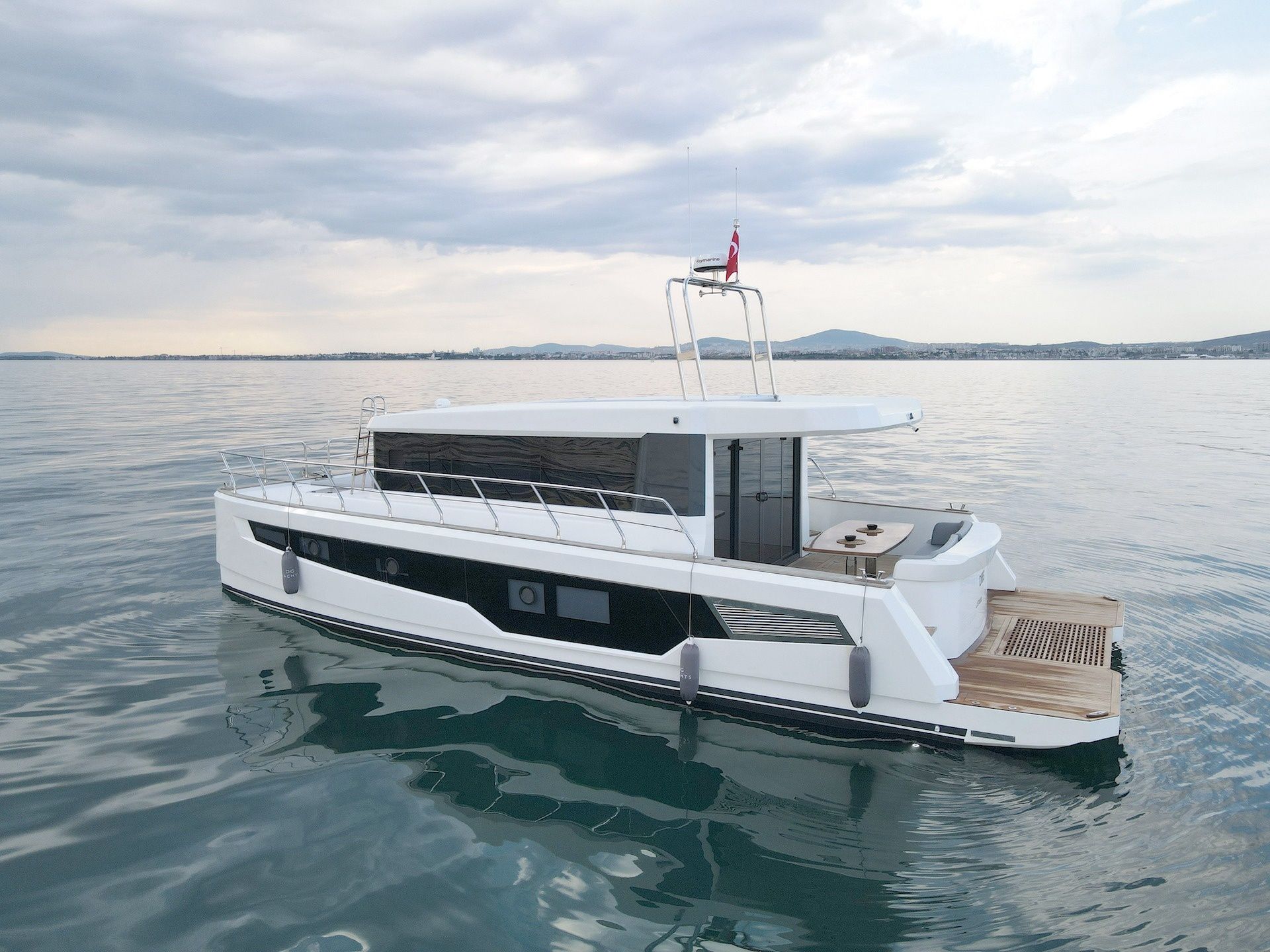 DG Yachts 43 | DMG