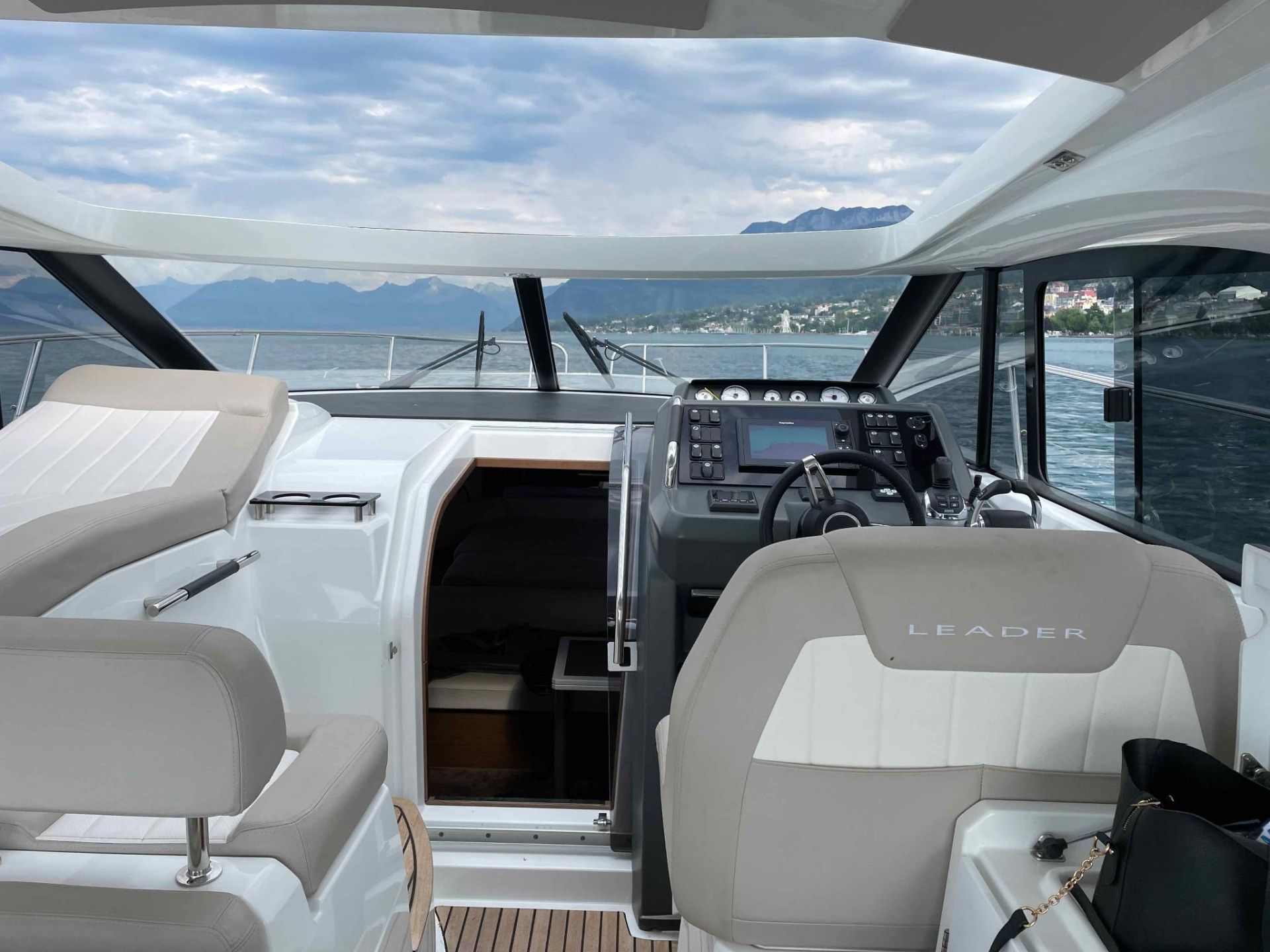 Jeanneau Leader 36 | Explorer 2