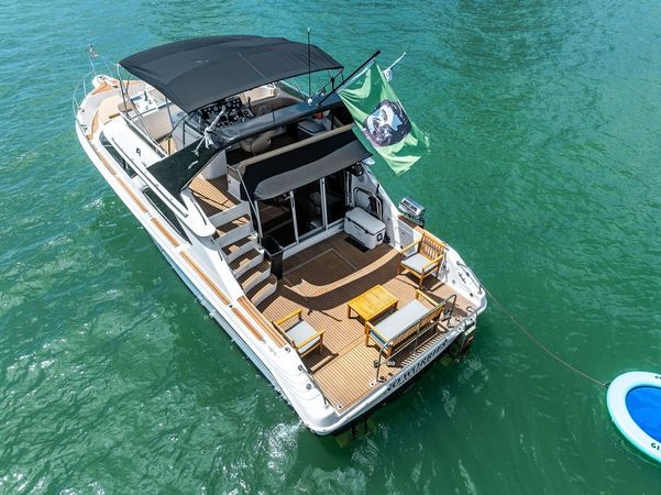 Sea Ray 440 Express Bridge | No Worries